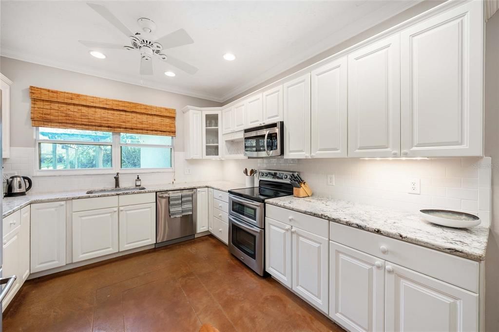 For Rent: $3,500 (3 beds, 2 baths, 2160 Square Feet)