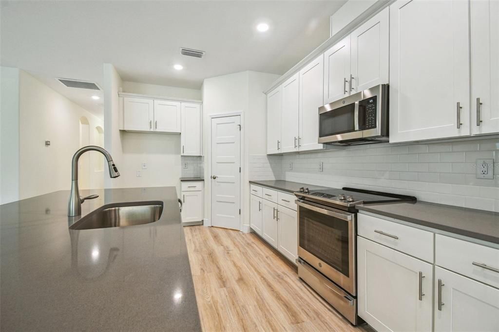 For Sale: $483,990 (3 beds, 2 baths, 1933 Square Feet)