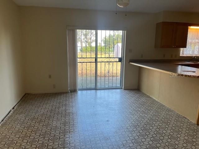 Active With Contract: $220,000 (3 beds, 2 baths, 1422 Square Feet)