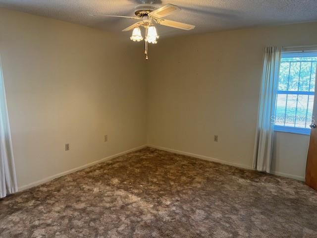 Active With Contract: $220,000 (3 beds, 2 baths, 1422 Square Feet)