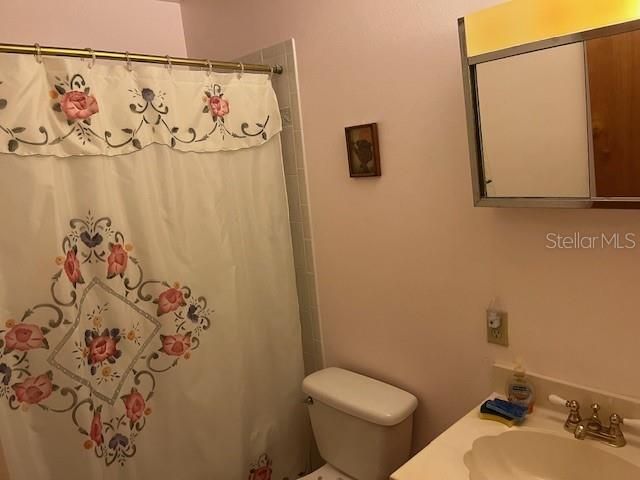 Active With Contract: $220,000 (3 beds, 2 baths, 1422 Square Feet)