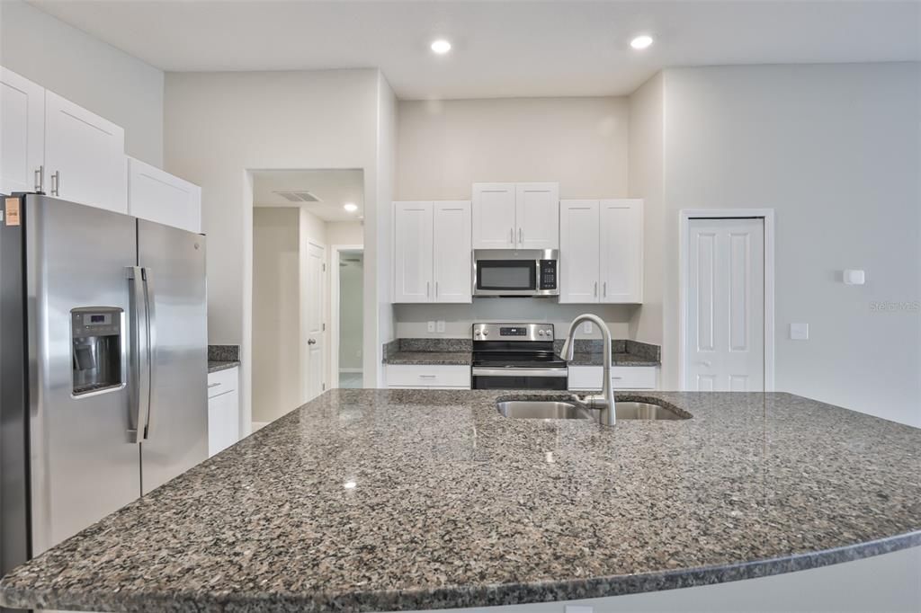 For Rent: $2,400 (3 beds, 2 baths, 1451 Square Feet)