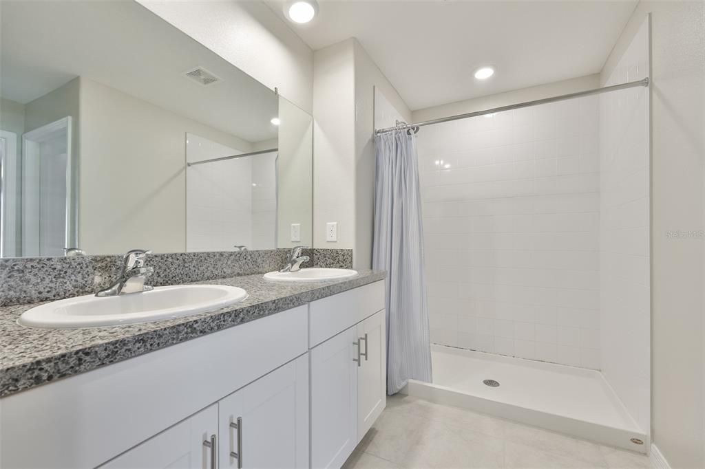 For Rent: $2,400 (3 beds, 2 baths, 1451 Square Feet)