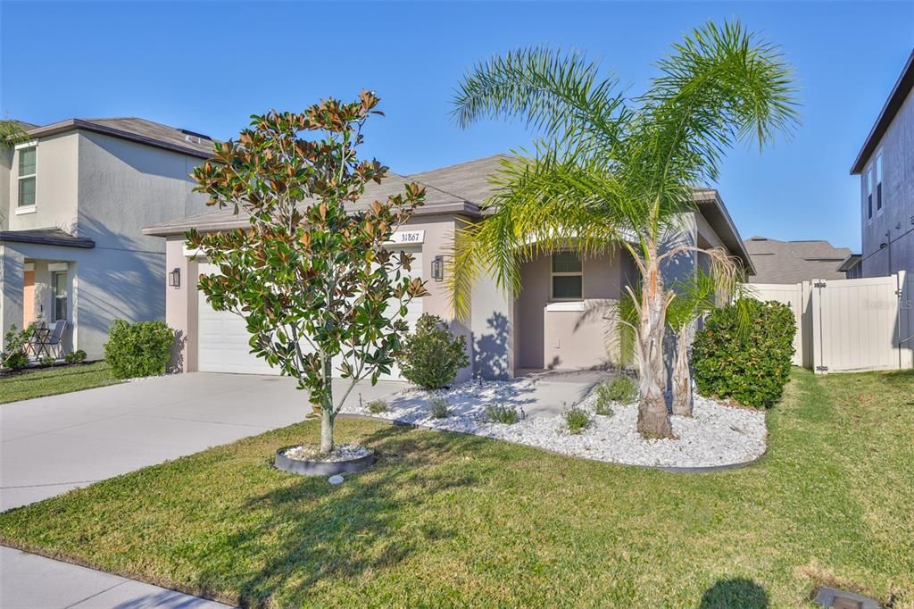 For Rent: $2,400 (3 beds, 2 baths, 1451 Square Feet)