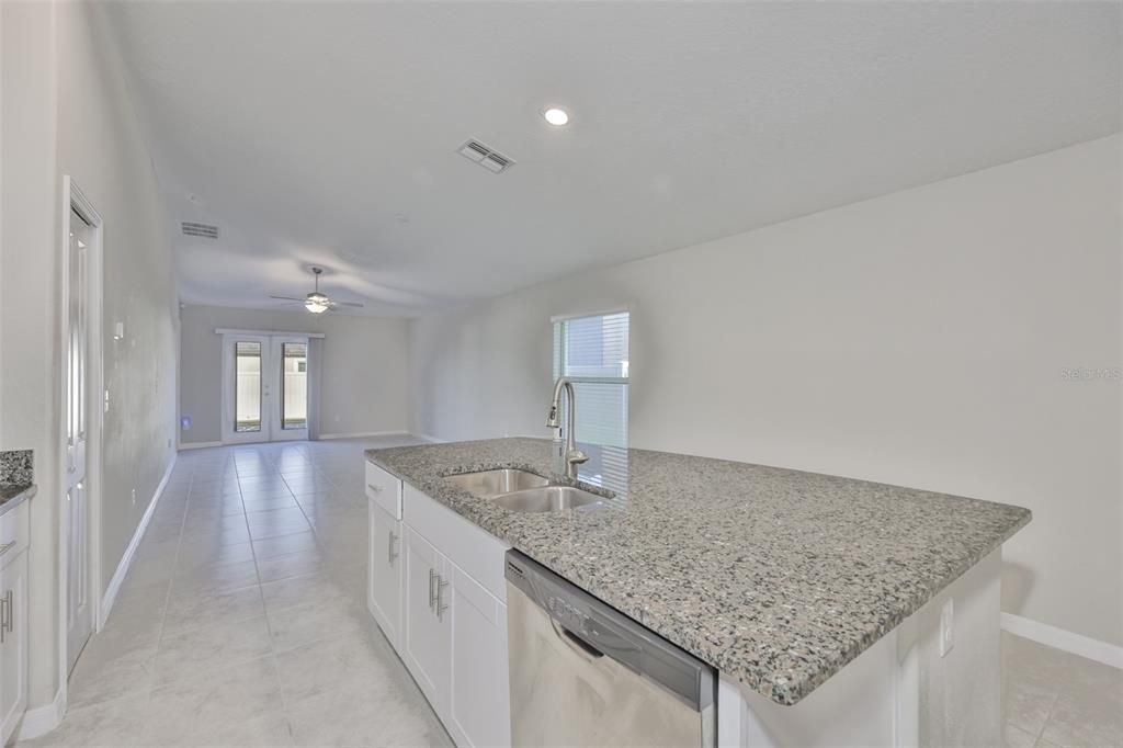 For Rent: $2,400 (3 beds, 2 baths, 1451 Square Feet)