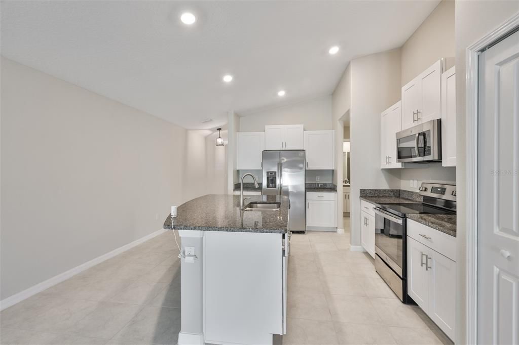 For Rent: $2,400 (3 beds, 2 baths, 1451 Square Feet)