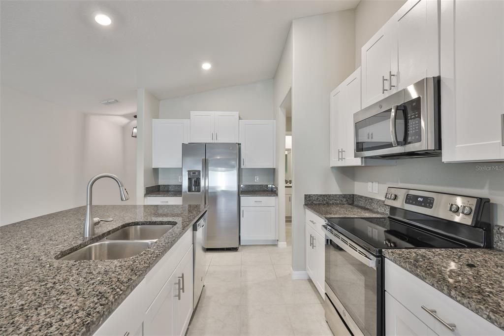 For Rent: $2,400 (3 beds, 2 baths, 1451 Square Feet)