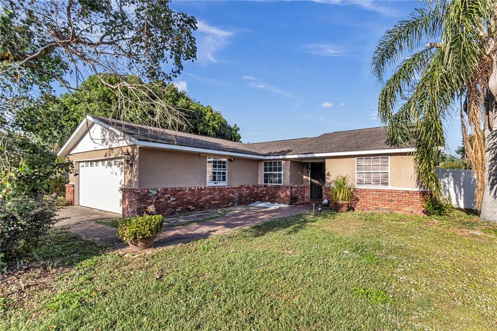 Active With Contract: $345,000 (3 beds, 2 baths, 1280 Square Feet)