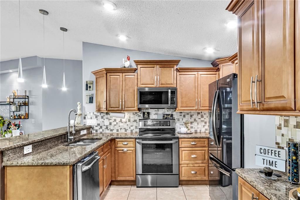 Active With Contract: $345,000 (3 beds, 2 baths, 1280 Square Feet)