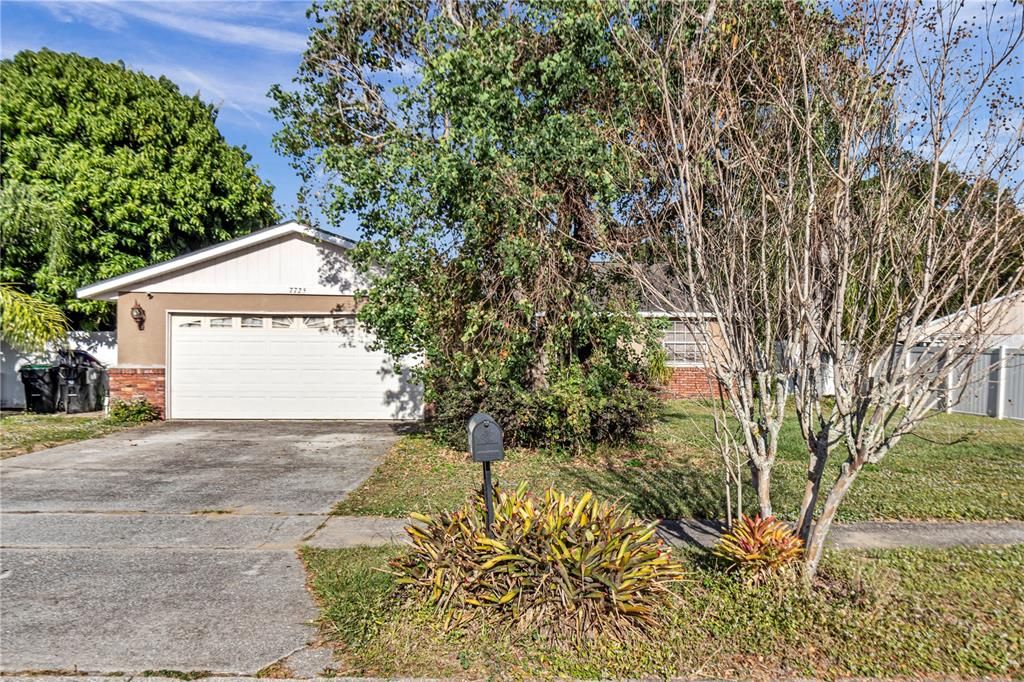 Active With Contract: $345,000 (3 beds, 2 baths, 1280 Square Feet)