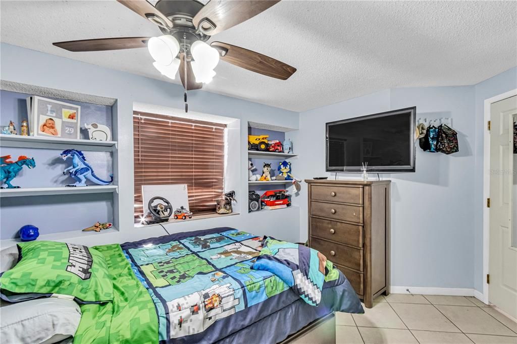 Active With Contract: $345,000 (3 beds, 2 baths, 1280 Square Feet)