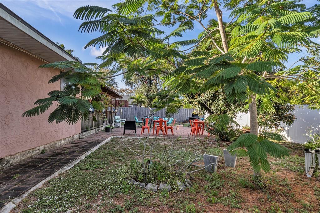 Active With Contract: $345,000 (3 beds, 2 baths, 1280 Square Feet)