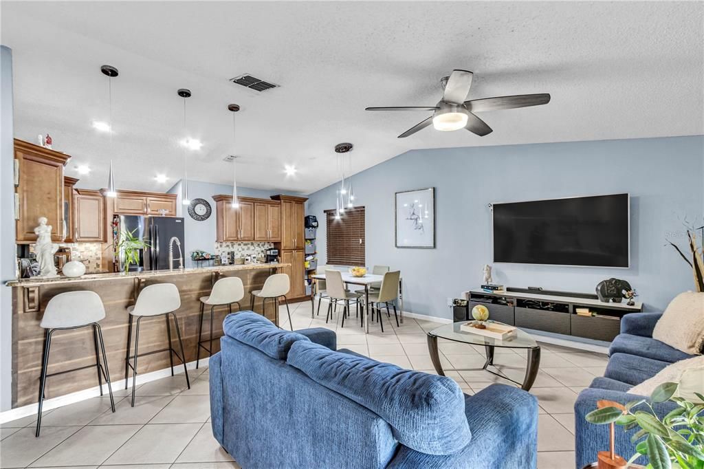 Active With Contract: $345,000 (3 beds, 2 baths, 1280 Square Feet)