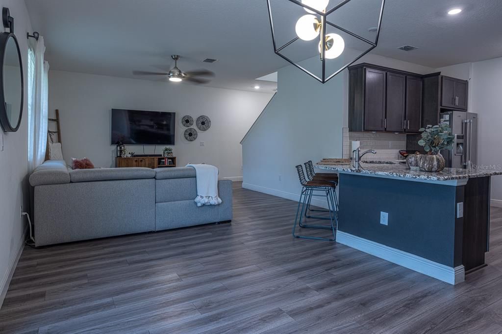 待售: $479,000 (5 贝兹, 3 浴室, 2600 平方英尺)