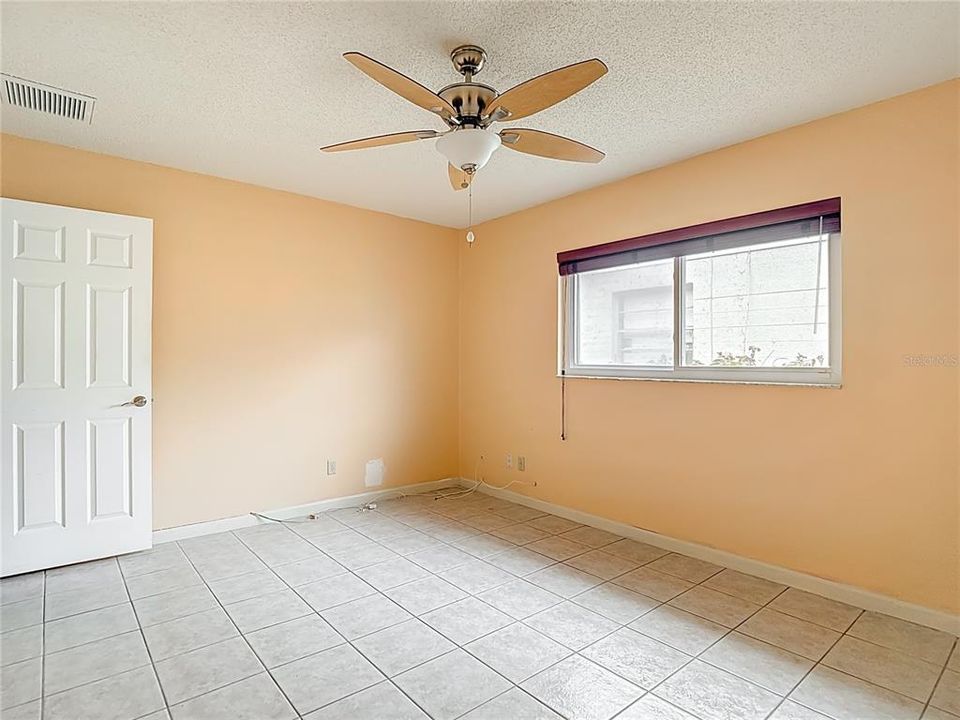 For Sale: $325,000 (3 beds, 2 baths, 1518 Square Feet)