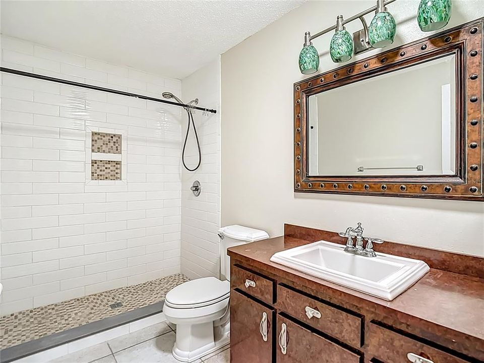 For Sale: $325,000 (3 beds, 2 baths, 1518 Square Feet)