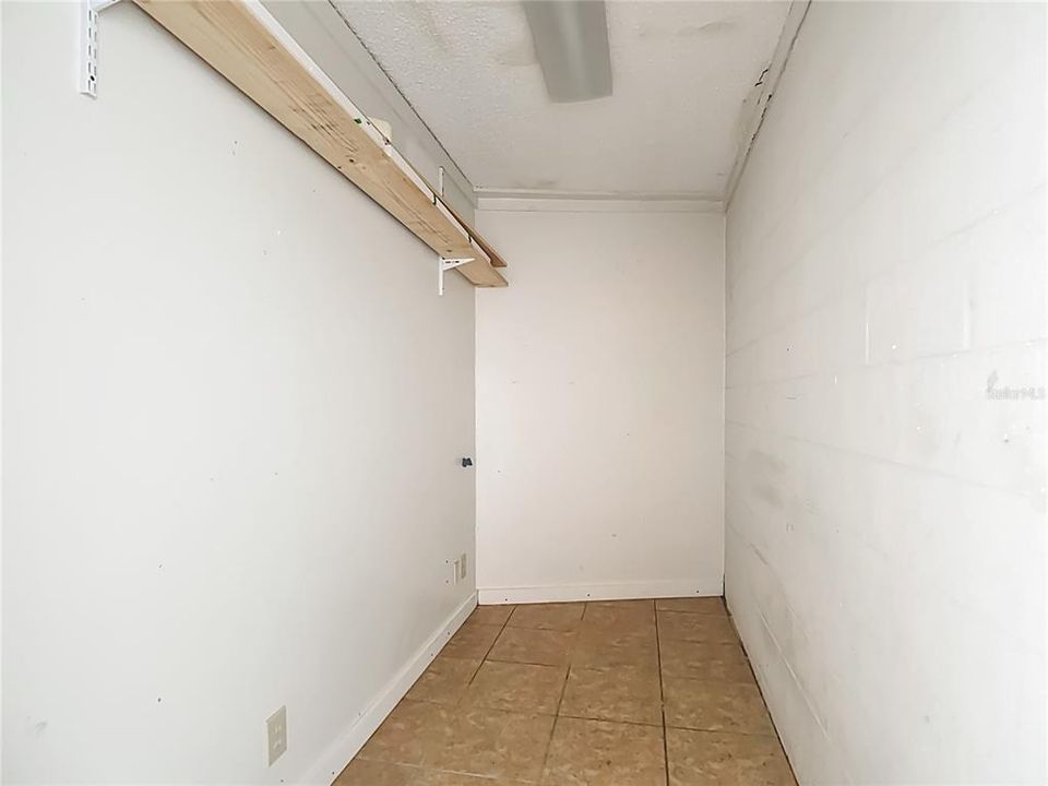 For Sale: $325,000 (3 beds, 2 baths, 1518 Square Feet)