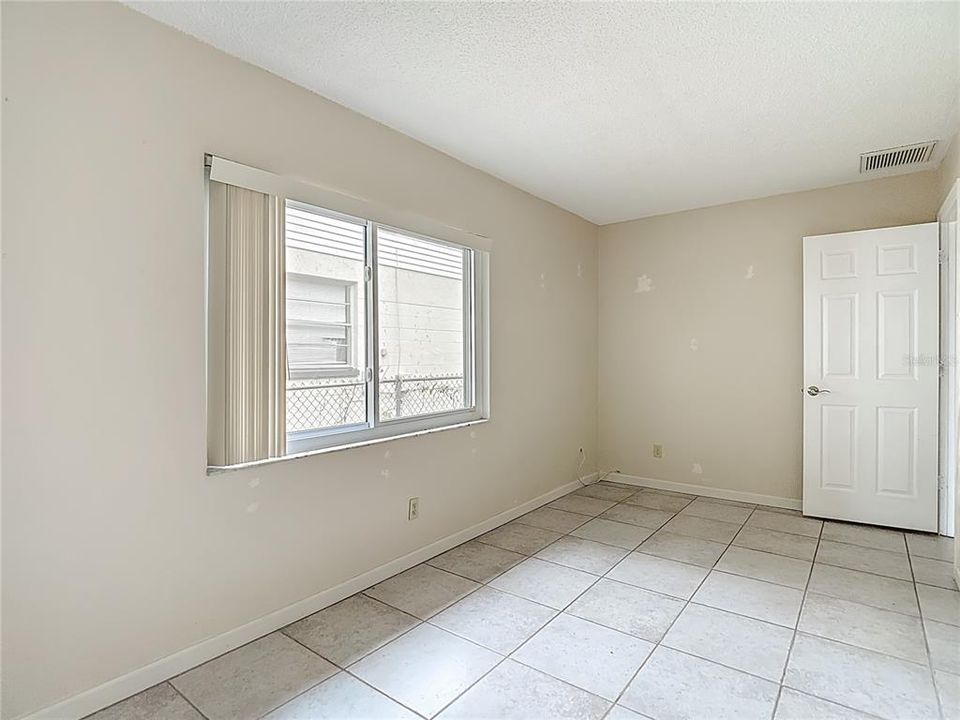 For Sale: $325,000 (3 beds, 2 baths, 1518 Square Feet)