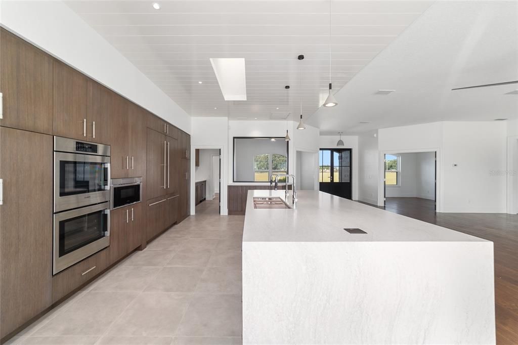 待售: $2,500,000 (3 贝兹, 2 浴室, 3012 平方英尺)