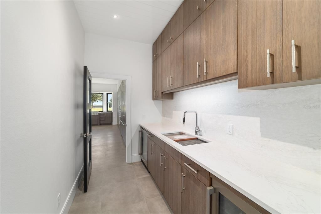 待售: $2,500,000 (3 贝兹, 2 浴室, 3012 平方英尺)