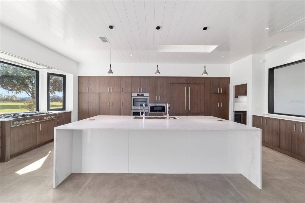 待售: $2,500,000 (3 贝兹, 2 浴室, 3012 平方英尺)