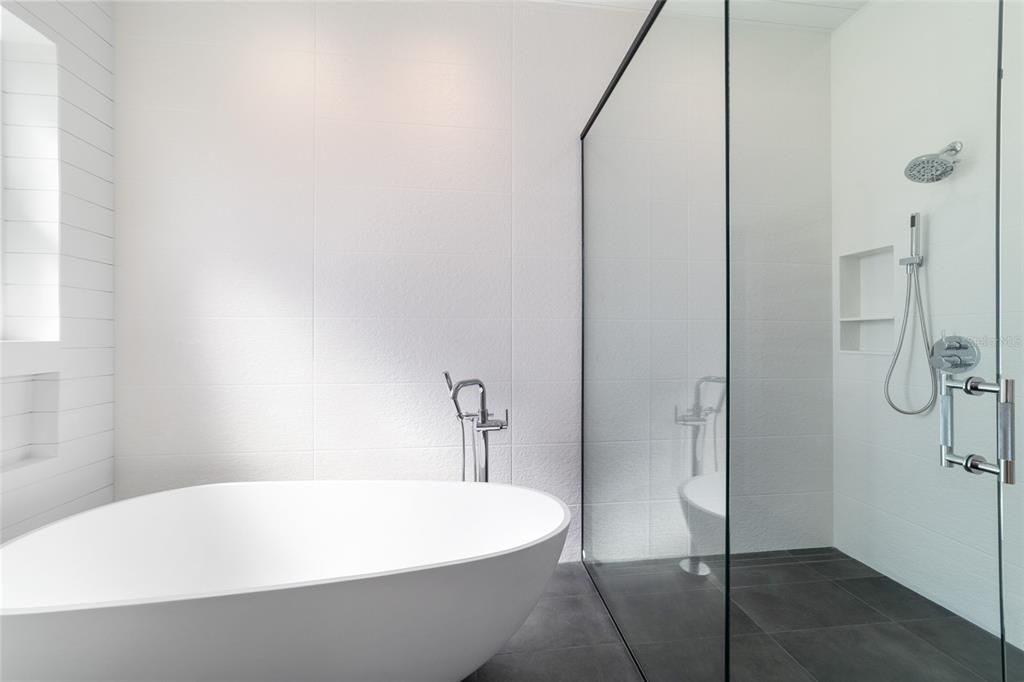 待售: $2,500,000 (3 贝兹, 2 浴室, 3012 平方英尺)