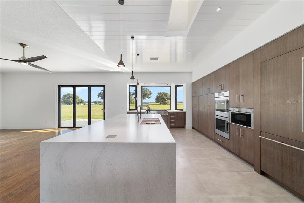 待售: $2,500,000 (3 贝兹, 2 浴室, 3012 平方英尺)