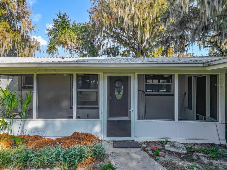 En Venta: $449,000 (4 camas, 2 baños, 1940 Pies cuadrados)