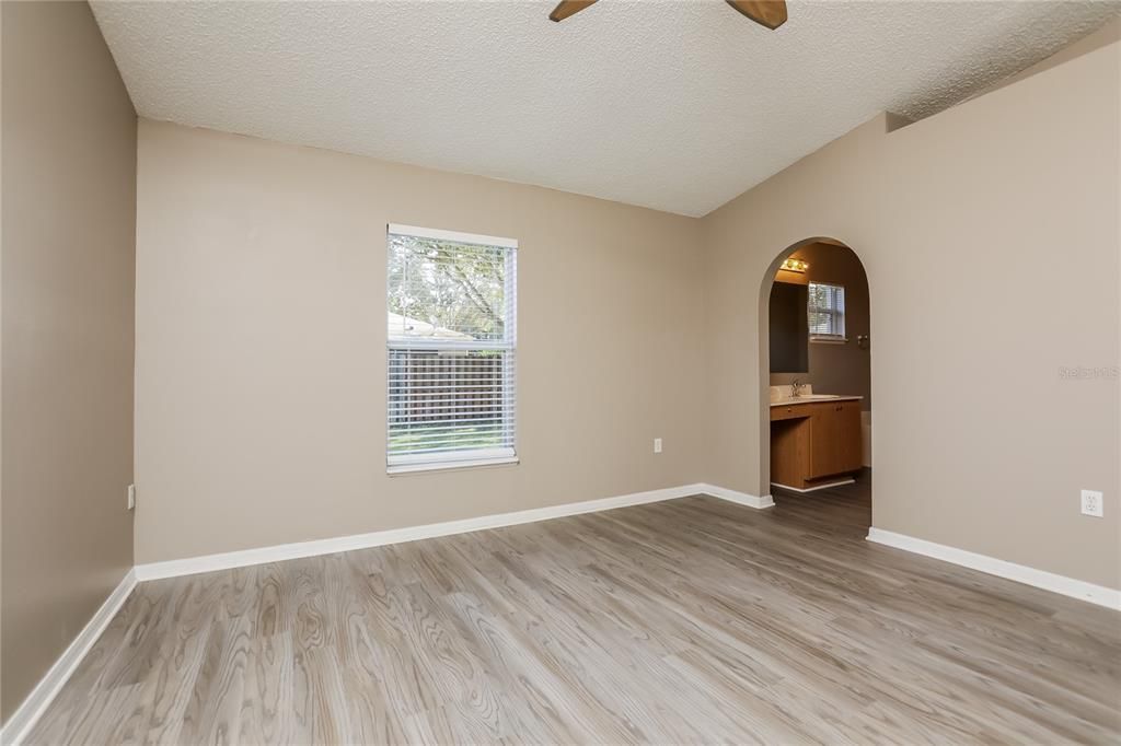 出租: $1,795 (3 贝兹, 2 浴室, 1916 平方英尺)