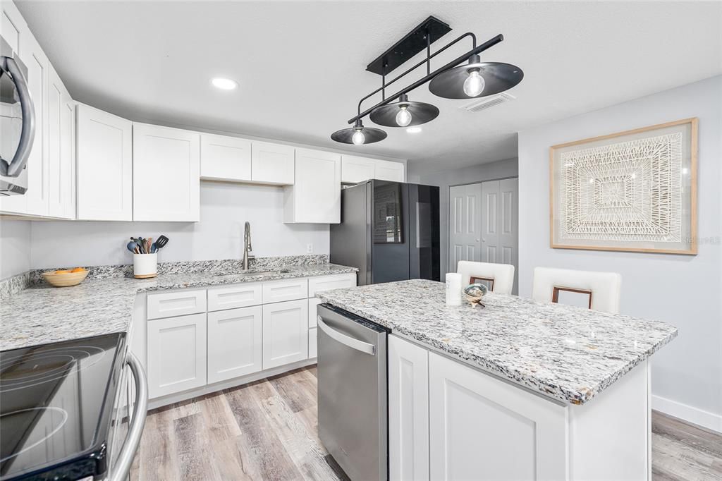 En Venta: $2,844,400 (5 camas, 4 baños, 2654 Pies cuadrados)