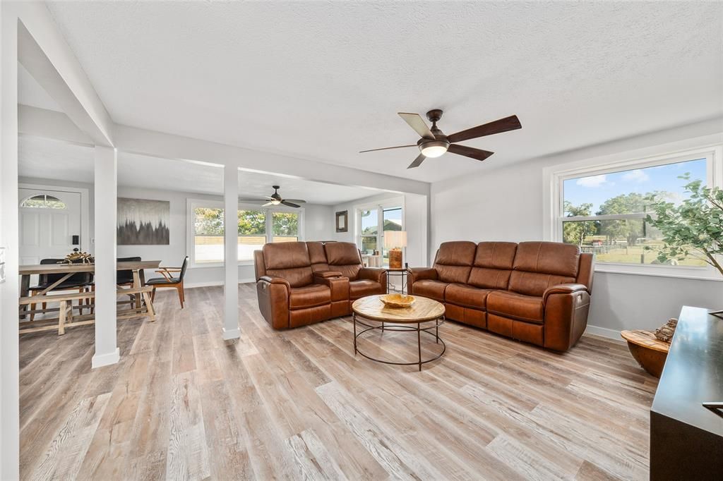 En Venta: $2,844,400 (5 camas, 4 baños, 2654 Pies cuadrados)