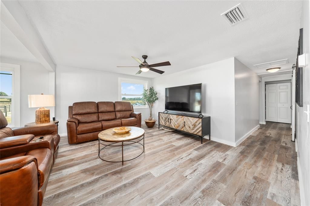 En Venta: $2,844,400 (5 camas, 4 baños, 2654 Pies cuadrados)