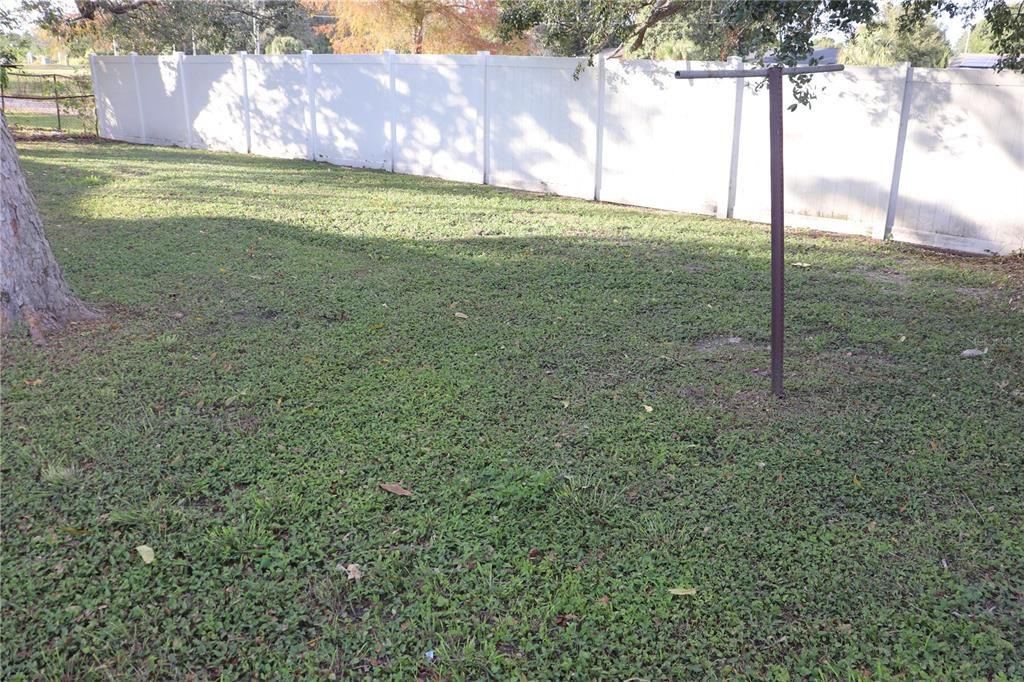 For Sale: $324,900 (4 beds, 2 baths, 1556 Square Feet)