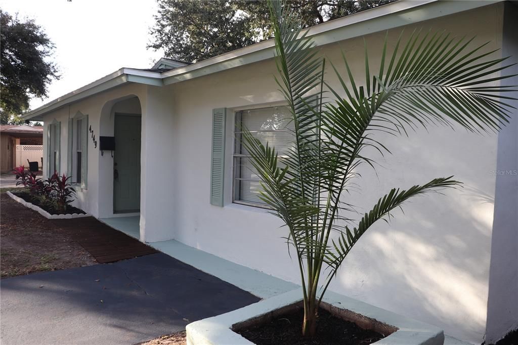 For Sale: $324,900 (4 beds, 2 baths, 1556 Square Feet)