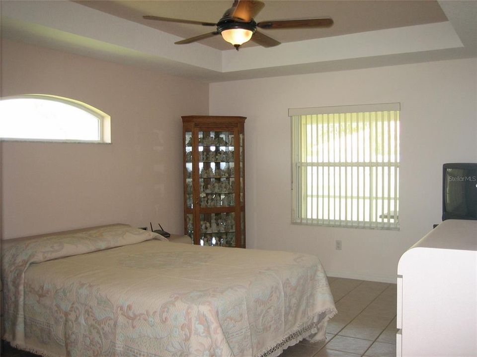 En Venta: $284,900 (3 camas, 2 baños, 1631 Pies cuadrados)