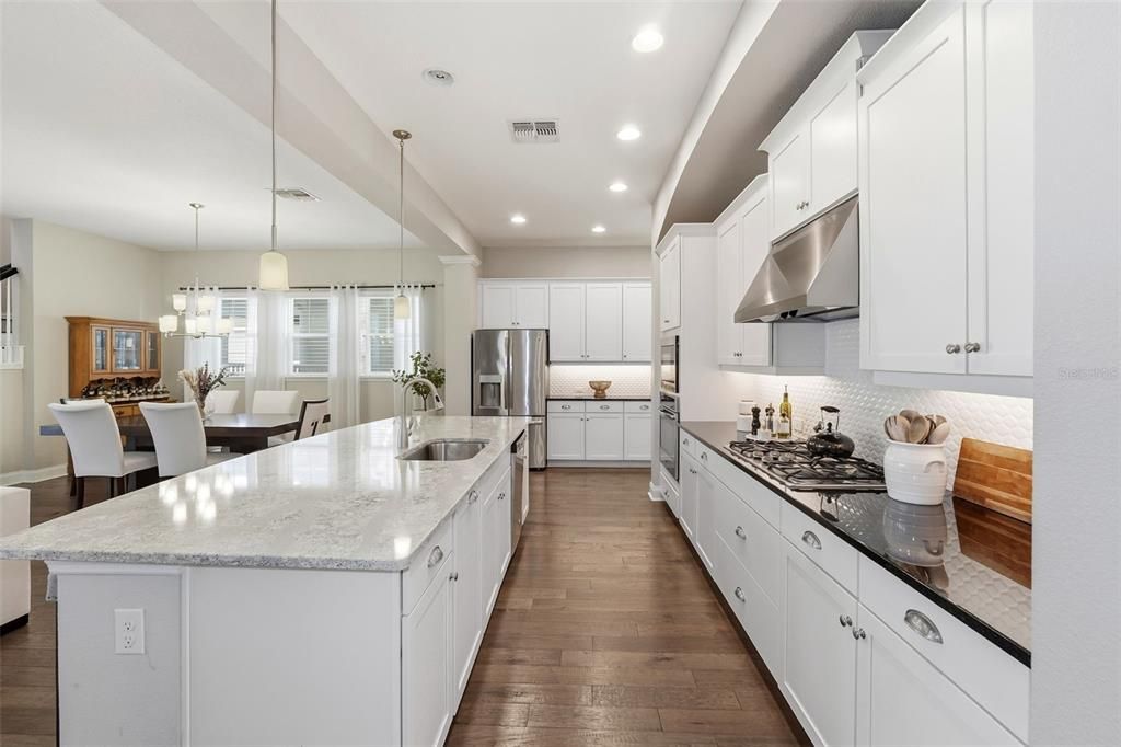 For Sale: $859,900 (3 beds, 2 baths, 2421 Square Feet)