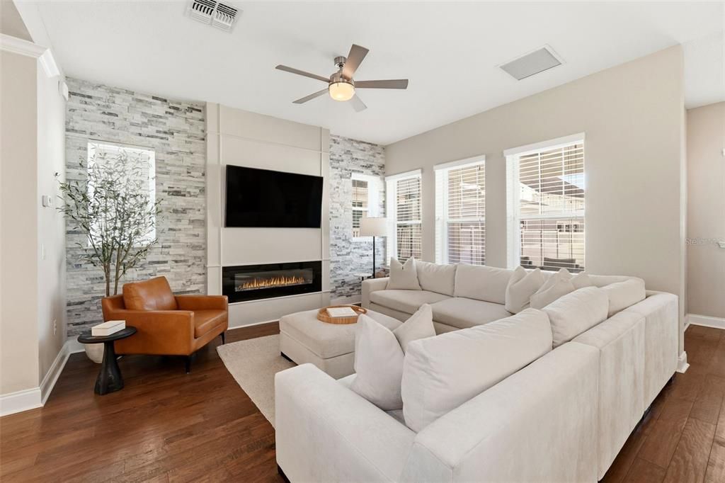 For Sale: $859,900 (3 beds, 2 baths, 2421 Square Feet)