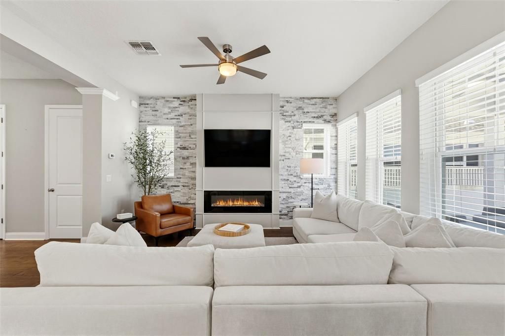 For Sale: $859,900 (3 beds, 2 baths, 2421 Square Feet)