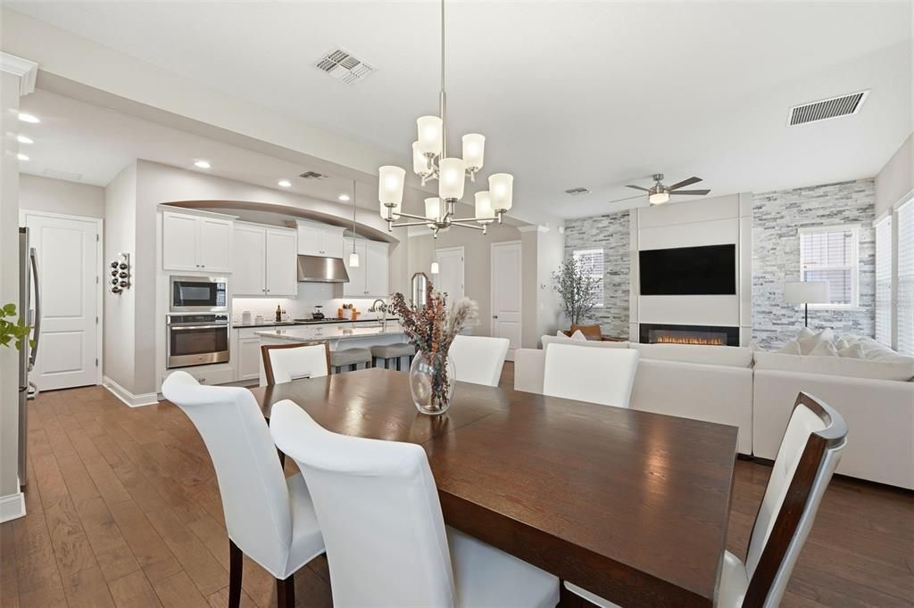 For Sale: $859,900 (3 beds, 2 baths, 2421 Square Feet)