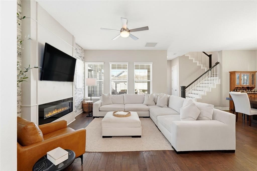 For Sale: $859,900 (3 beds, 2 baths, 2421 Square Feet)