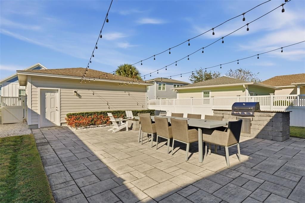 For Sale: $859,900 (3 beds, 2 baths, 2421 Square Feet)