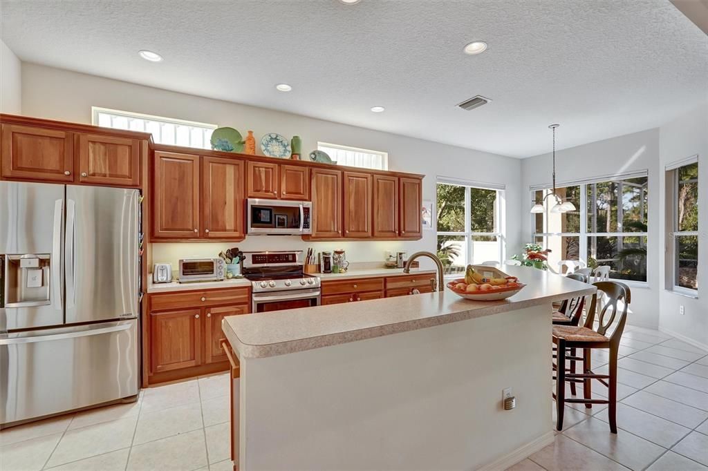 待售: $535,000 (3 贝兹, 2 浴室, 2206 平方英尺)