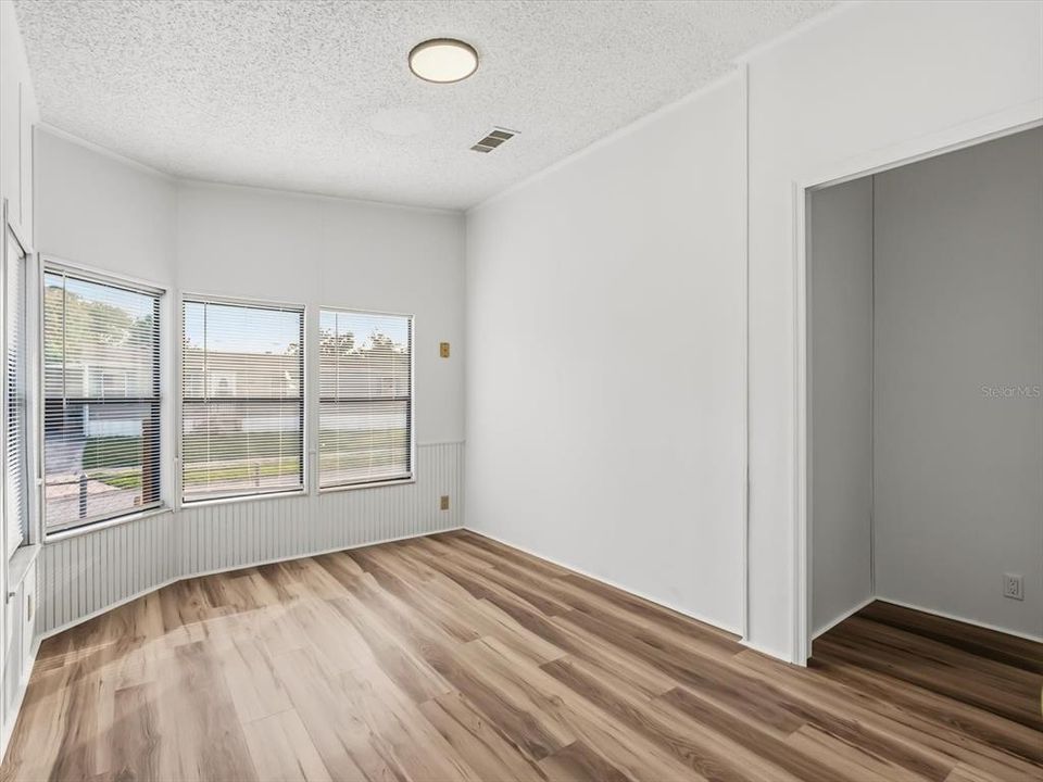 待售: $254,000 (3 贝兹, 2 浴室, 1484 平方英尺)