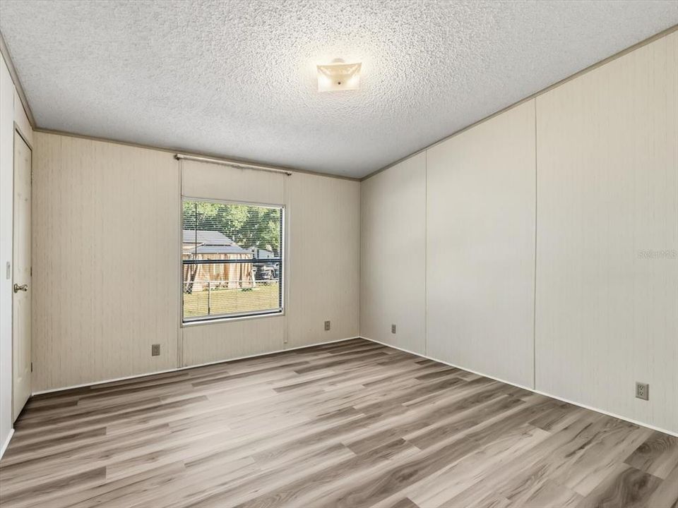 待售: $254,000 (3 贝兹, 2 浴室, 1484 平方英尺)