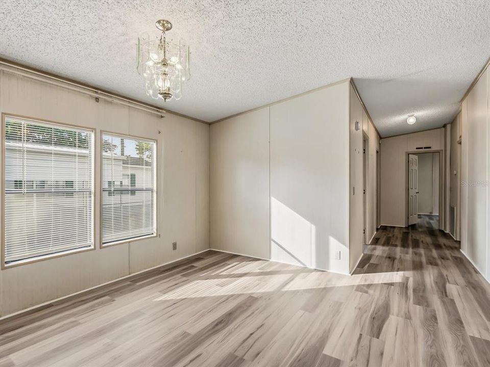 待售: $254,000 (3 贝兹, 2 浴室, 1484 平方英尺)