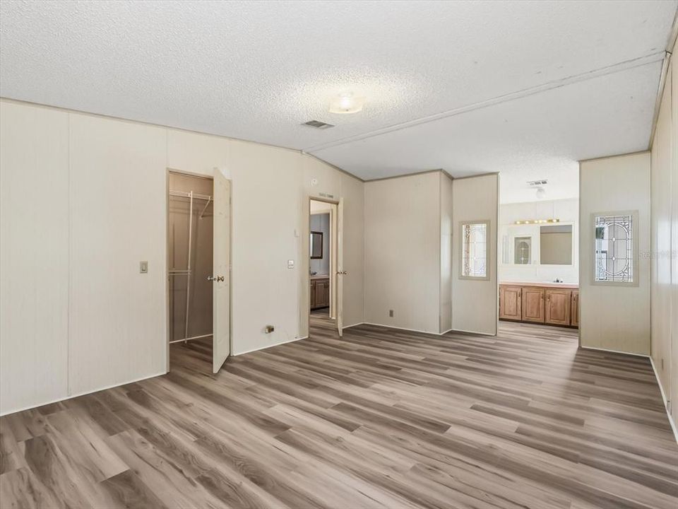 待售: $254,000 (3 贝兹, 2 浴室, 1484 平方英尺)