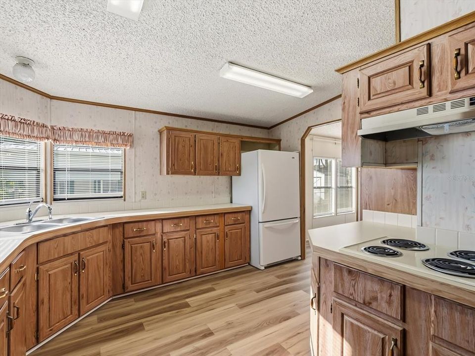 待售: $254,000 (3 贝兹, 2 浴室, 1484 平方英尺)