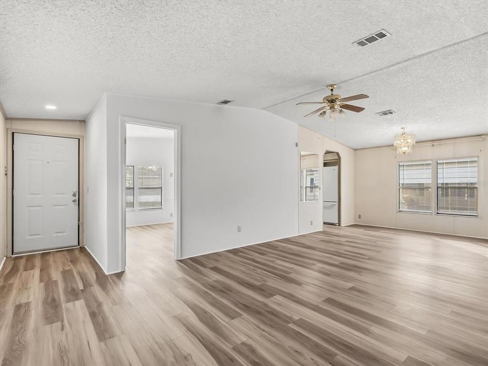 待售: $254,000 (3 贝兹, 2 浴室, 1484 平方英尺)