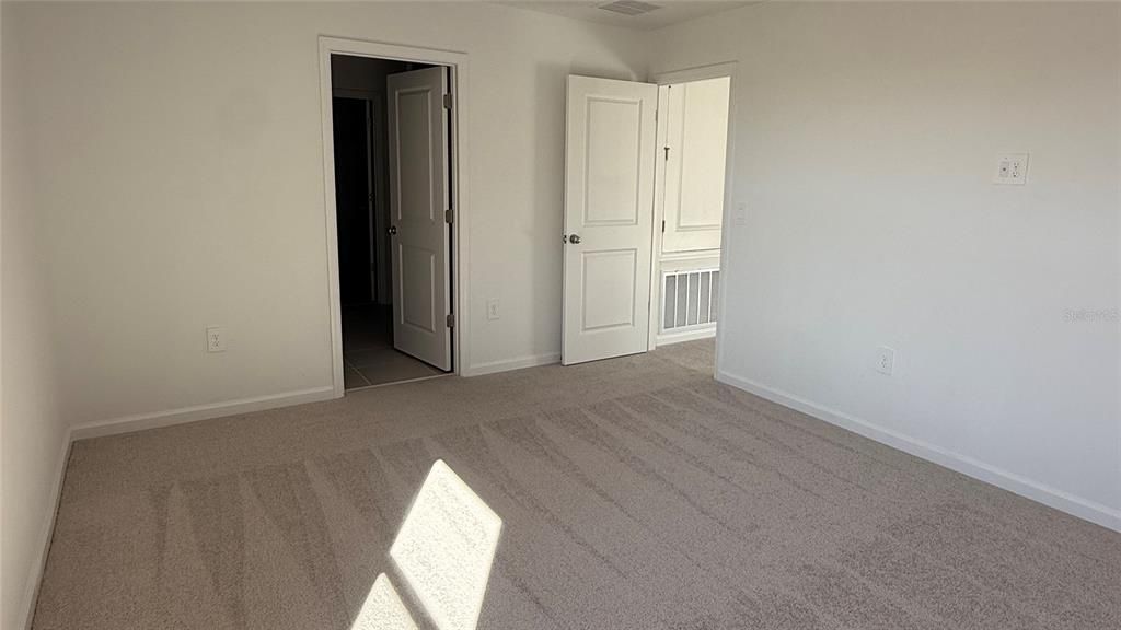 En Renta: $2,300 (5 camas, 2 baños, 2112 Pies cuadrados)