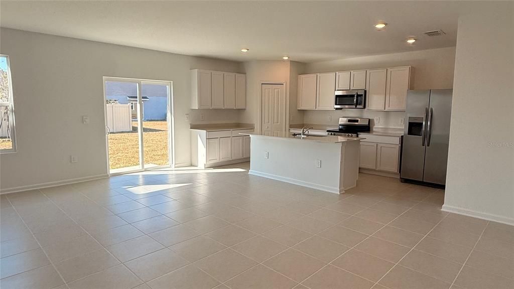 En Renta: $2,300 (5 camas, 2 baños, 2112 Pies cuadrados)